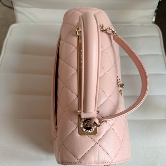 Chanel Trendy CC Pink Quilted Handbag - Picture 4 of 14